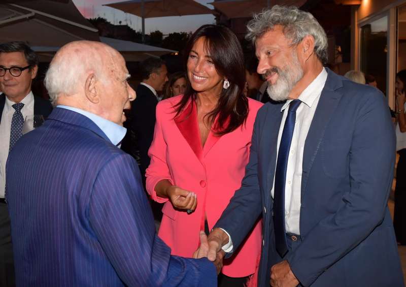 Vittorio Emanuele Parsi, si sveglia dal coma. L’esperienza di premorte: “Ho visto il fiume melmoso dell’Ade e le radici degli alberi ma non provavo paura” poi il viso di Tiziana Panella