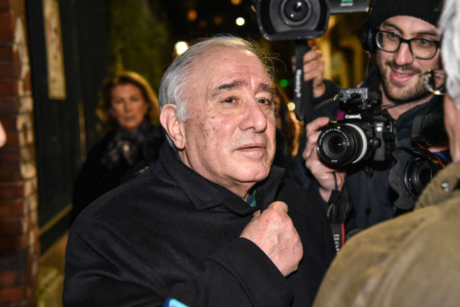 Foto LaPresse – Matteo Corner
03/12/2019 Milano, Italia
CronacaMarcello Dell’Utri libero, scontata la pena per concorso esterno in associazione mafiosaNella foto: Marcello Dell’Utri esce dallo studio del suo avvocato
Photo LaPresse – Matteo CornerDecember 03, 2019 Milan, ItalyNews
Marcello Dell’Utri leaves his lawyer’s office