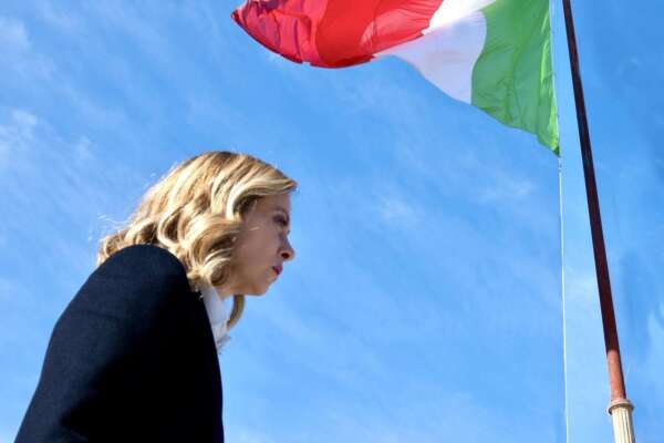 Meloni tira le somme: recupero evasione, premierato, prelievi forzosi e le Europee di giugno dietro l’angolo