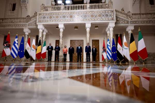 Al Sisi e Von der Leyen, accordo da 7,4 miliardi di euro. Pressioni per ‘cessate fuoco’ a Gaza: la reazione politica del tandem con Meloni