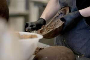 Uova di cioccolato e colombe Uova di cioccolato e colombe