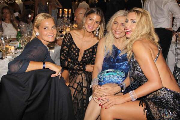 ©Claudio Bernardi/Lapresse
Sardegna-Costa Smeralda, 08 agosto 2015 
Hotel Cala di Volpe
Compleanno del gioielliere svizzero, Fawaz Gruosi, proprietario del marchio DeCrisogono. Per i suoi 63 anni Fawaz ha raccolto tutti i suoi amici per un party a bordo piscina del prestigioso hotel, in uno scenario da favola.
nella foto: Simona Ventura, Claudia Galanti, Mara Venier e Valeria Marini