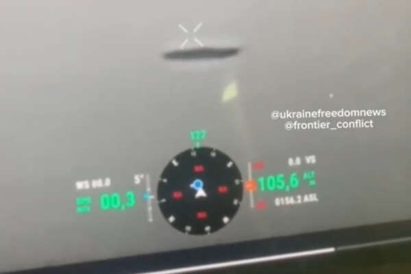 Drone da guerra ucraino avvista un oggetto misterioso | Effetto ‘Fata Morgana’ o Ufo: i dettagli che non tornano. Video