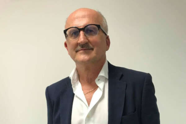 Chi è Domenico Lacerenza, l’oculista candidato governatore in Basilicata “estraneo alla politica”: l’uomo dell’accordo tra Pd e M5S “che non ha mai incontrato Schlein e Conte” Chi è Domenico Lacerenza, l’oculista candidato governatore in Basilicata “estraneo alla politica”: l’uomo dell’accordo tra Pd e M5S “che non ha mai incontrato Schlein e Conte”