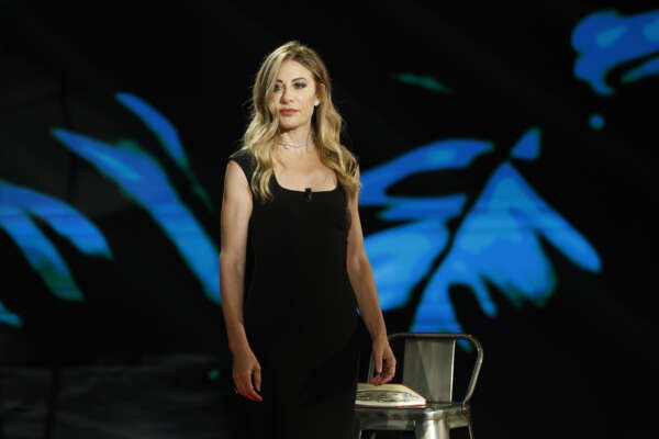 Francesca Fagnani porta Fedez a Belve: “Da Chiara Ferragni nessuna diffida, sarà un ritratto personale a 360 gradi” | Gli intervistati della nuova stagione Francesca Fagnani porta Fedez a Belve: “Da Chiara Ferragni nessuna diffida, sarà un ritratto personale a 360 gradi” | Gli intervistati della nuova stagione