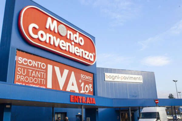 Mondo Convenienza ‘la forza è il prezzo’ ma i mobili sono difettosi e incompleti. Maxi multa dall’Antitrust per “condotte illecite” verso i consumatori Mondo Convenienza ‘la forza è il prezzo’ ma i mobili sono difettosi e incompleti. Maxi multa dall’Antitrust per “condotte illecite” verso i consumatori