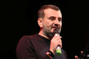 Decaro, la sorella del boss Capriati nega l’incontro: “Mai venuto a casa mia con Emiliano”