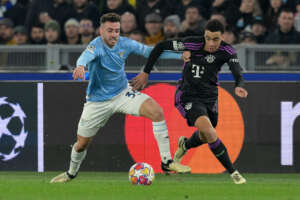 Champions League, la Lazio punta i quarti contro il Bayern Monaco. Sarri: “Dobbiamo presentarci arrabbiati” Champions League, la Lazio punta i quarti contro il Bayern Monaco. Sarri: “Dobbiamo presentarci arrabbiati”