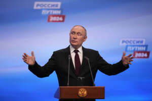 Russian President Vladimir Putin speaks on a visit to his campaign headquarters after a presidential election in Moscow, early Monday, March 18, 2024. (AP Photo/Alexander Zemlianichenko)
Associated Press/LaPresse Russian President Vladimir Putin speaks on a visit to his campaign headquarters after a presidential election in Moscow, early Monday, March 18, 2024. (AP Photo/Alexander Zemlianichenko)
Associated Press/LaPresse