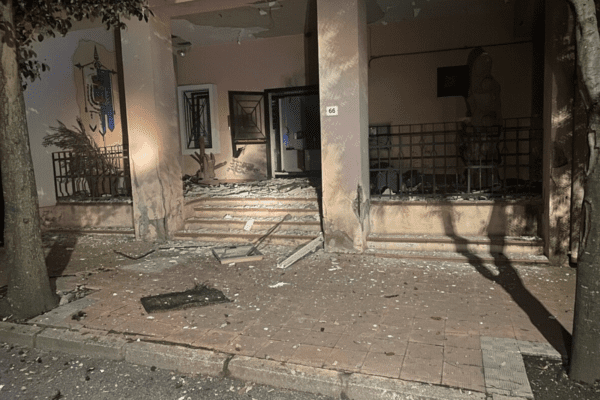 Bomba al Municipio di Ottana, Todde: “Vile attacco alla comunità. La violenza non può trovare spazio”