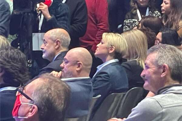 Francesca Pascale alla Leopolda: “Renzi? Per Berlusconi è un genio, voti di Forza Italia già vanno a Italia Viva”