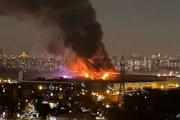 Attentato a Mosca, la rivendicazione dell’Isis in un nuovo video: “Uccidete senza pietà”. Identificati altri due terroristi