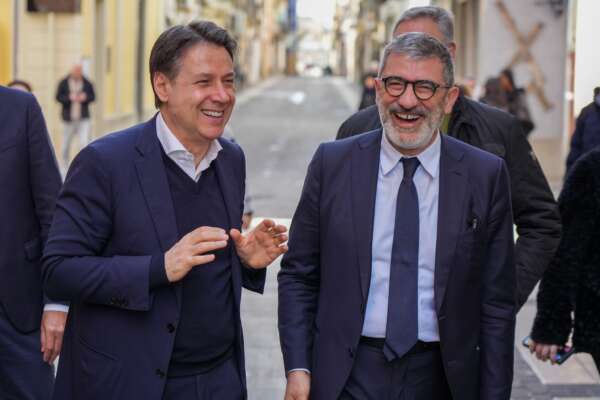 Patto dell’arrosticino, il centrosinistra sogna il colpaccio nel collegio di Meloni ma Travaglio rema contro Patto dell’arrosticino, il centrosinistra sogna il colpaccio nel collegio di Meloni ma Travaglio rema contro