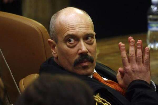 Prove dell’innocenza occultate? Il pm incriminato a Brescia e promosso con lode a Milano