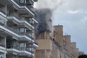 Incendio a Salerno, fiamme in un condominio del Quartiere Europa e omicidio a Eboli