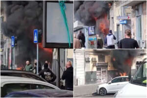 Incendio a Napoli, fiamme alla Riviera di Chiaia: distrutto negozio di scooter