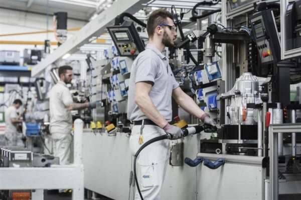 Ridefinire la contrattazione collettiva nazionale è una necessità ineludibile, moderare il mercato del lavoro