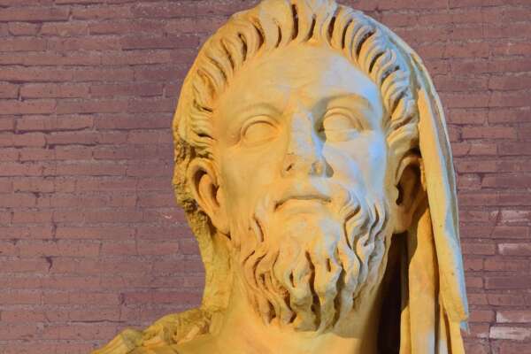 La società che sacrifica il padre sull’altare del padre padrone