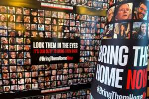 In Israele tra il dolore per gli ostaggi e il tunnel a Tel Aviv per far rivivere l’orrore di Hamas