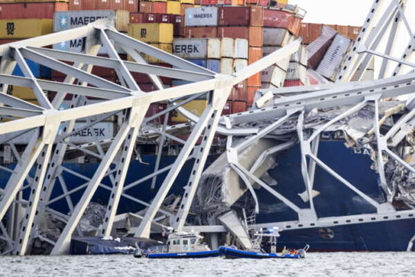 Sospeso trasporto marittimo dopo crollo ponte Baltimora, la nave aveva avvertito le autorità di “aver perso il controllo”. Joey Barton shock: “Adesso le donne guidano le navi”