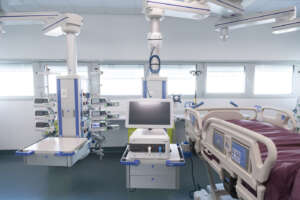 Foto Marco Alpozzi/LaPresse 
29 Marzo 2020 Verduno, Italia 
Cronaca
Emergenza COVID-19 (Coronavirus)  in Piemonte – L’ospedale di Verduno diventa operativo come Covid hospital. Con 50 posti letto e 7 di terapia intensiva 
Nella foto: Un letto della terapia intensiva 
 
Photo Marco Alpozzi/LaPresse 
March 29, 2020 Verduno, Italy 
News
COVID-19 (Coronavirus) emergency in Piedmont –  Verduno hospital becomes operational as Covid hospital, whit intensive care bed and 50 beds 
In the pic: An intensive care bed