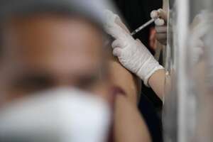 AstraZeneca confessa in tribunale “Il vaccino Covid può causare trombosi”: ipotesi risarcimenti milionari dopo class action. Il caso italiano di Camilla Canepa