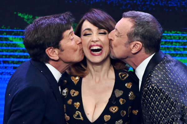 Rai, l’ennesimo flop. Dopo due puntate chiude “Forte e Chiara”, il varietà del primo canale superato anche da ‘Chi l’ha visto?’