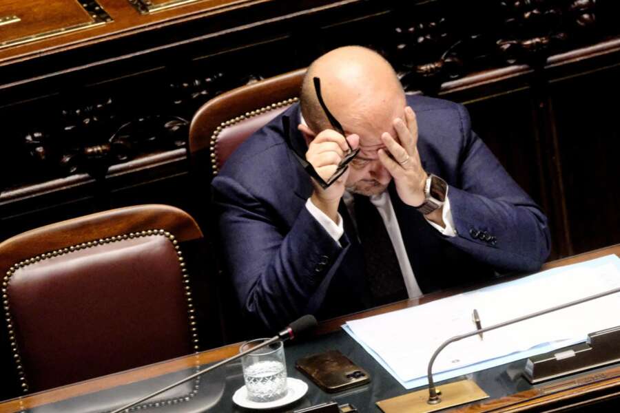 Sangiuliano risponde alla gaffe su Londra “A volte Piccadilly la chiamano Times Square”. Il web: “Ha ragione, non è ministro Geografia”. Tutti i lapsus del ministro della cultura