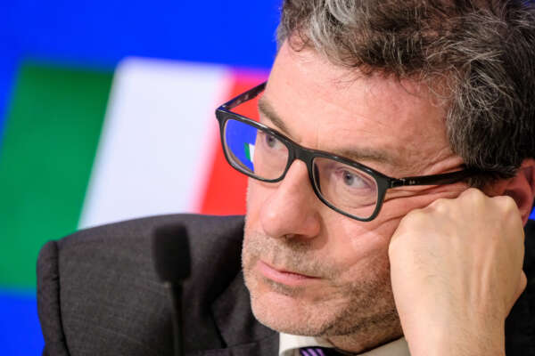 Giancarlo Giorgetti Ministro dell’economia durante la conferenza stampa dopo il Consiglio dei Ministri tenutosi a Palazzo Chigi a Roma, Martedì, 26 Marzo 2024 (foto Mauro Scrobogna / LaPresse) 

Minister of economy Giancarlo Giorgetti during the press conference after the Council of Ministers held at Palazzo Chigi in Rome, in Rome, Tuesday, 26 March 2024 (foto Mauro Scrobogna / LaPresse)