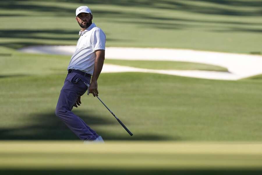 Chi è Scottie Scheffler,  vince 16 milioni in 42 giorni ‘tutti pazzi per il suo swing’: è lui il re del green