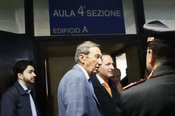 Casa Montecarlo, a Fini 2 anni e 8 mesi: “Di cosa sono responsabile?”. Condanne anche per la famiglia Tulliani