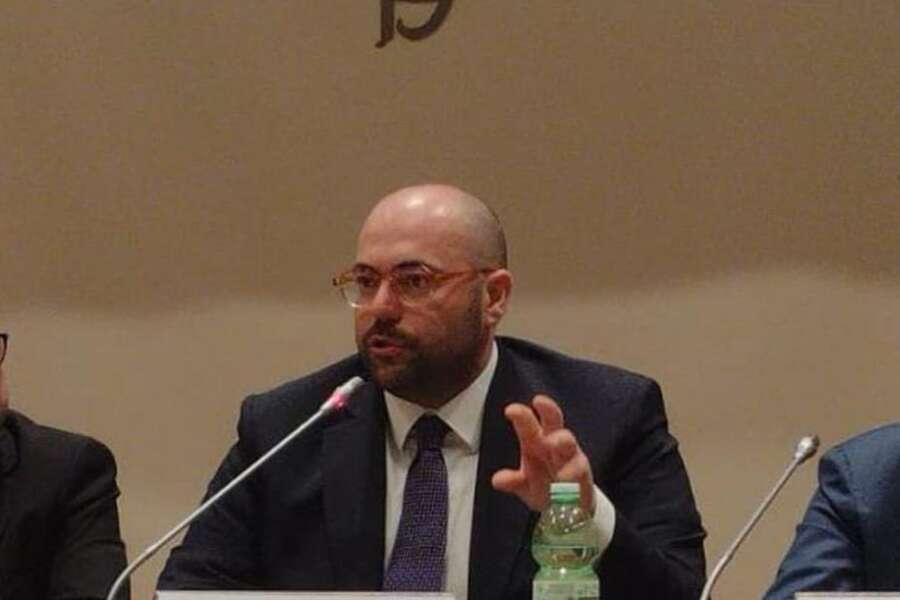 Felicità antidoto alla vita mafiosa, il viaggio nelle scuole dell’avvocato Lucarella