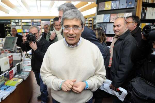 Foto Fabio Cimaglia / LaPresse
09-03-2016 Roma
Politica
Libreria Arion, presentazione del libro "Cuffaro tutta un’altra storia" con Totò Cuffaro
Nella foto Totò Cuffaro

Photo Fabio Cimaglia / LaPresse
09-03-2016 Rome (Italy)
Arion library, presentation of the book "Cuffaro tutta un’altra storia"  with Totò Cuffaro
In the pic Totò Cuffaro