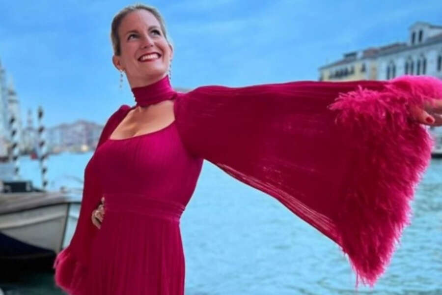 Chi è la contessa Alvina Verecondi Scortecci dell’Isola dei Famosi ‘sindaca di Cortina’: “Chi pensa alla nobiltà con le mani in mano sbaglia, insulto chi si lamenta”