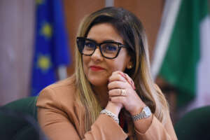 Chi è Anita Maurodinoia: la “Lady preferenze” indagata per corruzione elettorale. Quando Olivieri disse: “A €50 a voto non riusciremo mai a competere con lei”