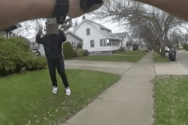 Stati Uniti, poliziotto spara ad un 15enne: aveva in mano una pistola giocattolo