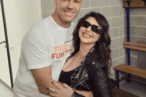 Rocco Siffredi e Cristina D’Avena mandano in delirio i fan sul palco del Comics&Games: “novità in arrivo” Rocco Siffredi e Cristina D’Avena mandano in delirio i fan sul palco del Comics&Games: “novità in arrivo”