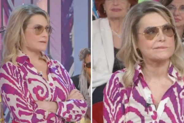 Simona Ventura torna in tv su Discovery (NOVE) e ironizza sulla paresi facciale: “Il periodo blu di Picasso è durato meno”