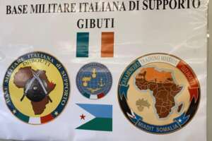 Viaggio nella base militare italiana di Gibuti, crocevia tra Medio Oriente e Corno d’Africa: “Così assistiamo la Caio Duilio”