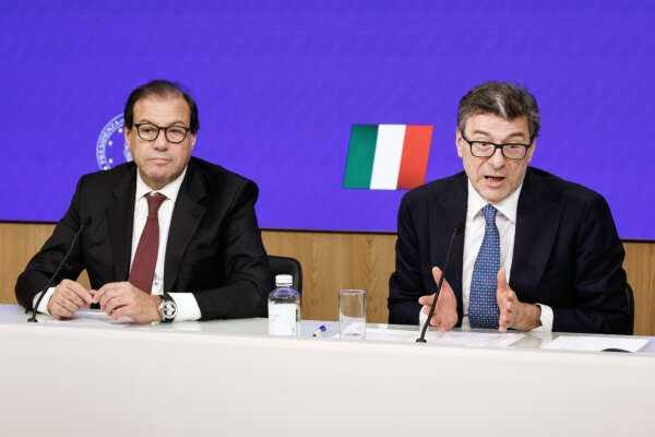 Il ministro dell’Economia Giancarlo Giorgetti (dx) e il viceministro Maurizio Leo a Palazzo Chigi durante la conferenza stampa al termine del Consiglio dei ministri a Roma, Martedì, 9 aprile 2024 (Foto Roberto Monaldo / LaPresse)
Minister of Economy Giancarlo Giorgetti (right) and the deputy minister Maurizio Leo at Palazzo Chigi during the press conference at the end of the Council of ministers in Rome, Tuesday, April 9, 2024 (Photo by Roberto Monaldo / LaPresse) Il ministro dell’Economia Giancarlo Giorgetti (dx) e il viceministro Maurizio Leo a Palazzo Chigi durante la conferenza stampa al termine del Consiglio dei ministri a Roma, Martedì, 9 aprile 2024 (Foto Roberto Monaldo / LaPresse)
Minister of Economy Giancarlo Giorgetti (right) and the deputy minister Maurizio Leo at Palazzo Chigi during the press conference at the end of the Council of ministers in Rome, Tuesday, April 9, 2024 (Photo by Roberto Monaldo / LaPresse)