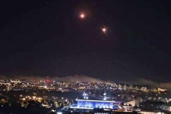 Guerra Iran-Israele, droni e missili intercettati al 99%. Bimba ferita, caccia Usa in volo. Per Teheran vicenda chiusa