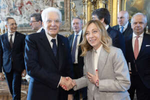 Foto Ufficio Stampa Quirinale/LaPresse 20 marzo 2024 Roma (Italia) Politica Il Presidente Sergio Mattarella con il Presidente del Consiglio dei Ministri Giorgia Meloni, in occasione dell’incontro con i Ministri ed altri membri del Governo, in vista del Consiglio Europeo(foto di Francesco Ammendola – Ufficio per la Stampa e la Comunicazione della Presidenza della Repubblica)DISTRIBUTION FREE OF CHARGE – NOT FOR SALE