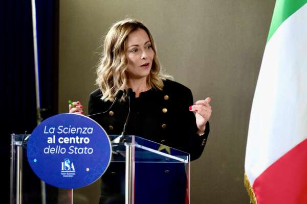 Foto Filippo Attili/Palazzo Chigi/LaPresse 5 aprile 2024 Roma (Italia) Politica – Il Presidente del Consiglio, Giorgia Meloni, a Palazzo Wedekind ha tenuto un intervento all’iniziativa “La Scienza al centro dello Stato” promosso dalla Italian Scientists Association (ISA)
DISTRIBUTION FREE OF CHARGE – NOT FOR SALE – Obbligatorio citare la fonte LaPresse/Palazzo Chigi/Filippo Attili Foto Filippo Attili/Palazzo Chigi/LaPresse 5 aprile 2024 Roma (Italia) Politica – Il Presidente del Consiglio, Giorgia Meloni, a Palazzo Wedekind ha tenuto un intervento all’iniziativa “La Scienza al centro dello Stato” promosso dalla Italian Scientists Association (ISA)
DISTRIBUTION FREE OF CHARGE – NOT FOR SALE – Obbligatorio citare la fonte LaPresse/Palazzo Chigi/Filippo Attili