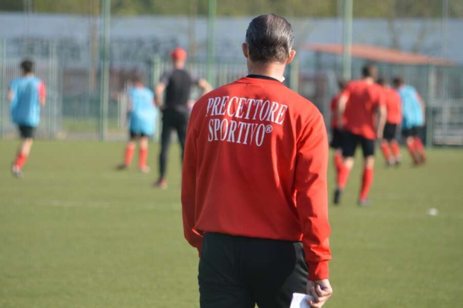 Calcio, la svolta del precettore sportivo: così spariscono falli e squalifiche. E le squadre tornano a giocare
