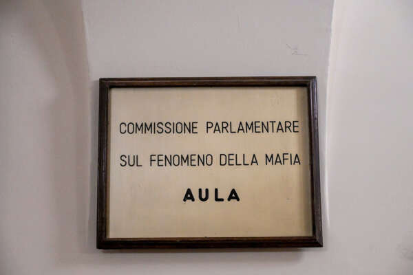 “Impresentabili” in Basilicata, la gogna delle liste di proscrizione di cittadini innocenti: quando l’Antimafia bollò De Luca “Impresentabili” in Basilicata, la gogna delle liste di proscrizione di cittadini innocenti: quando l’Antimafia bollò De Luca
