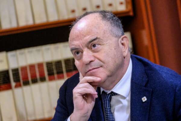 Gratteri, ritratto del procuratore che voleva diventare ministro: il ‘moloch di Gerace’ che sogna di essere il Falcone di Calabria Gratteri, ritratto del procuratore che voleva diventare ministro: il ‘moloch di Gerace’ che sogna di essere il Falcone di Calabria