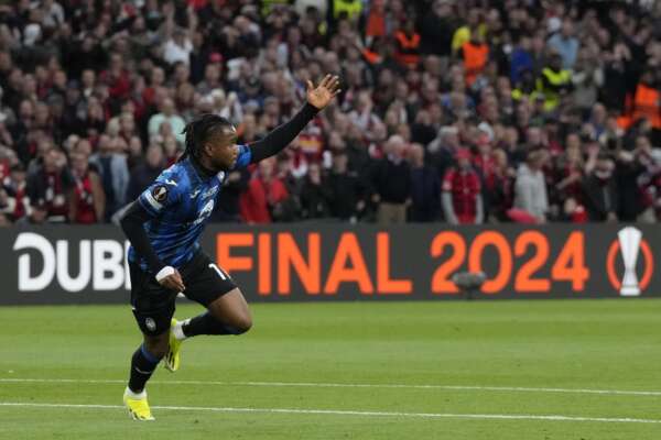 Lookman porta Bergamo in estasi. Tripletta al Leverkusen degli invincibili: l’Atalanta trionfa in Europa League