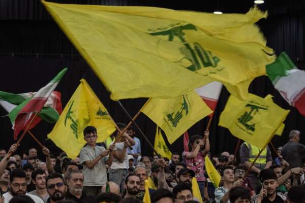 L’Iran vuole diventare come la Corea del Nord: spietato e con l’arsenale atomico. Per farlo intende cacciare Usa e Israele dal Medio Oriente L’Iran vuole diventare come la Corea del Nord: spietato e con l’arsenale atomico. Per farlo intende cacciare Usa e Israele dal Medio Oriente