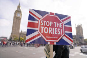 Slogan elettorali vincenti, boomerang assicurato: caso Tories, coerenti con il programma ma bocciati su due fattori chiave