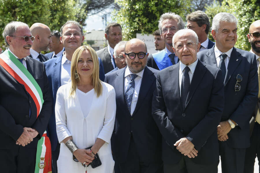 Quel precedente tra De Luca e Meloni: “Ma lavora tu, stronza!”. Il video ‘rubato’ a Montecitorio